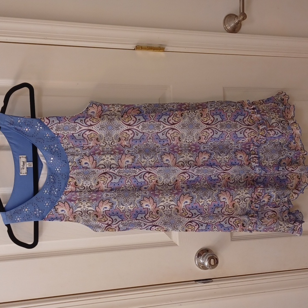 D-Signed-Tunic style top- Size Large 14/16